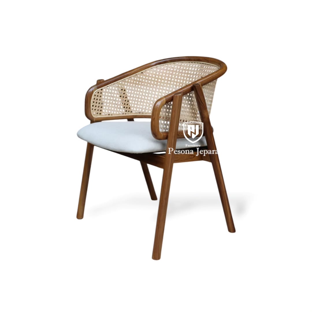 Kursi Cleopatra Rotan Busa