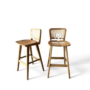 Kursi Bar sandaran rotan