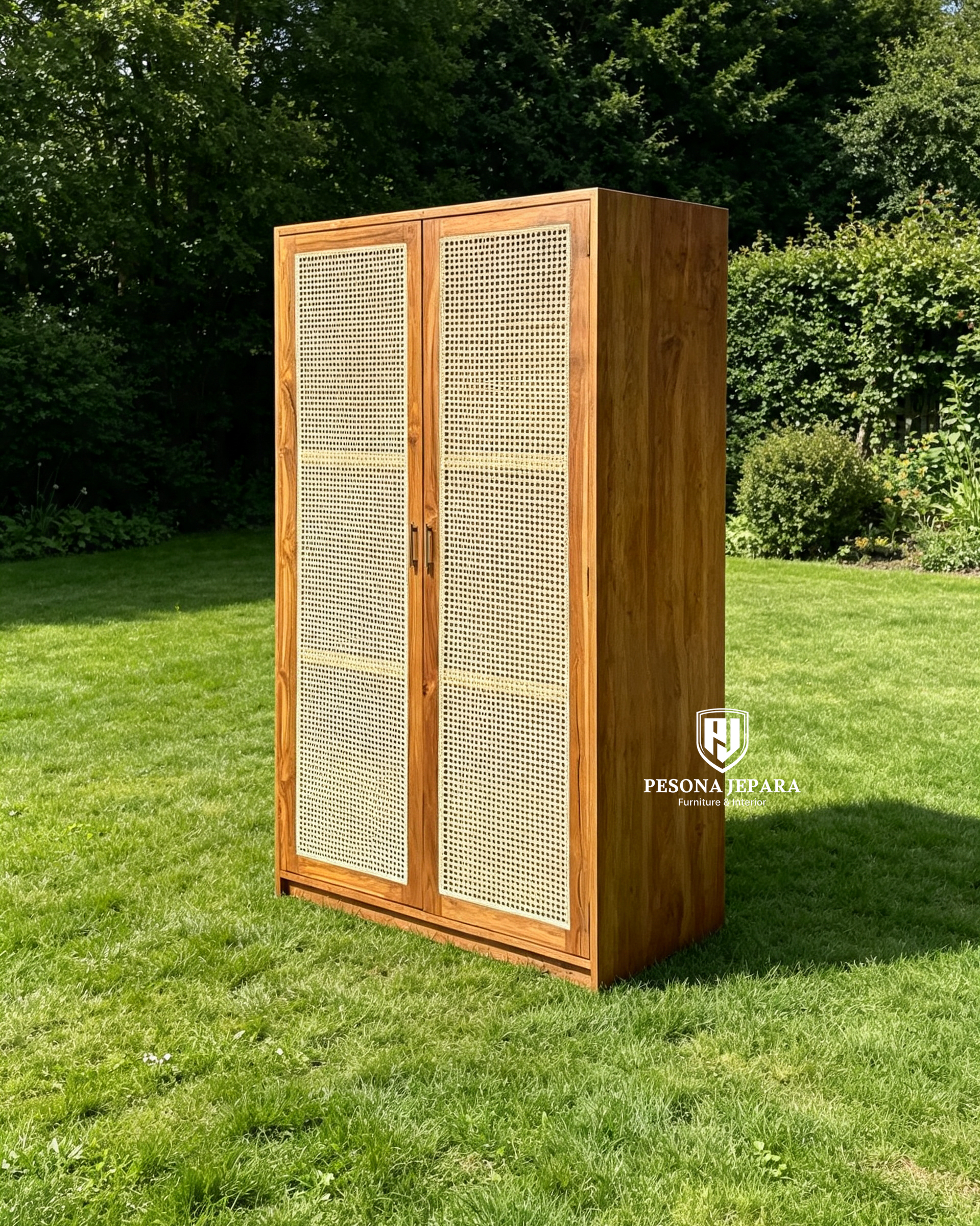 Lemari Pakaian Kayu Jati Kombinasi Rotan Anyam (2 Pintu)