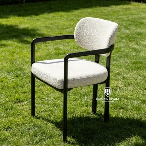 Kursi Makan Minimalis Kain Bouclé Rangka Hitam